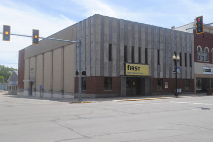 Blackford County Approves $200,000 Purchase of Former Bank Building